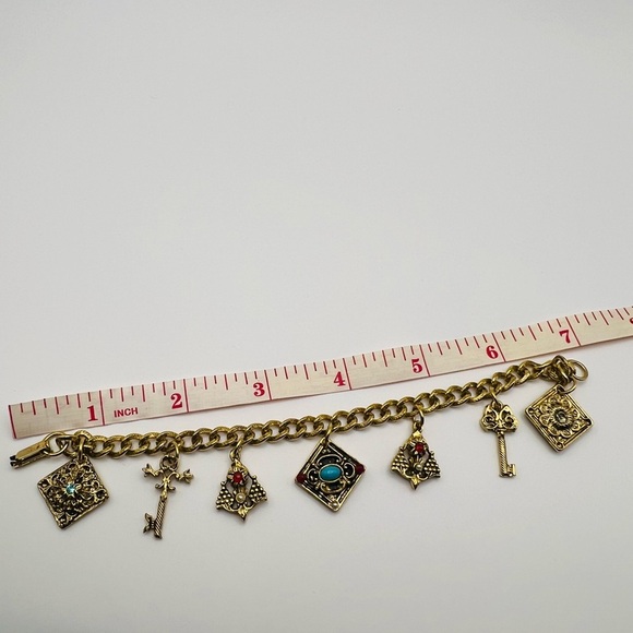 Vintage-Inspired Gold Charm Bracelet with Key and Gem Accents - Picture 3 of 3